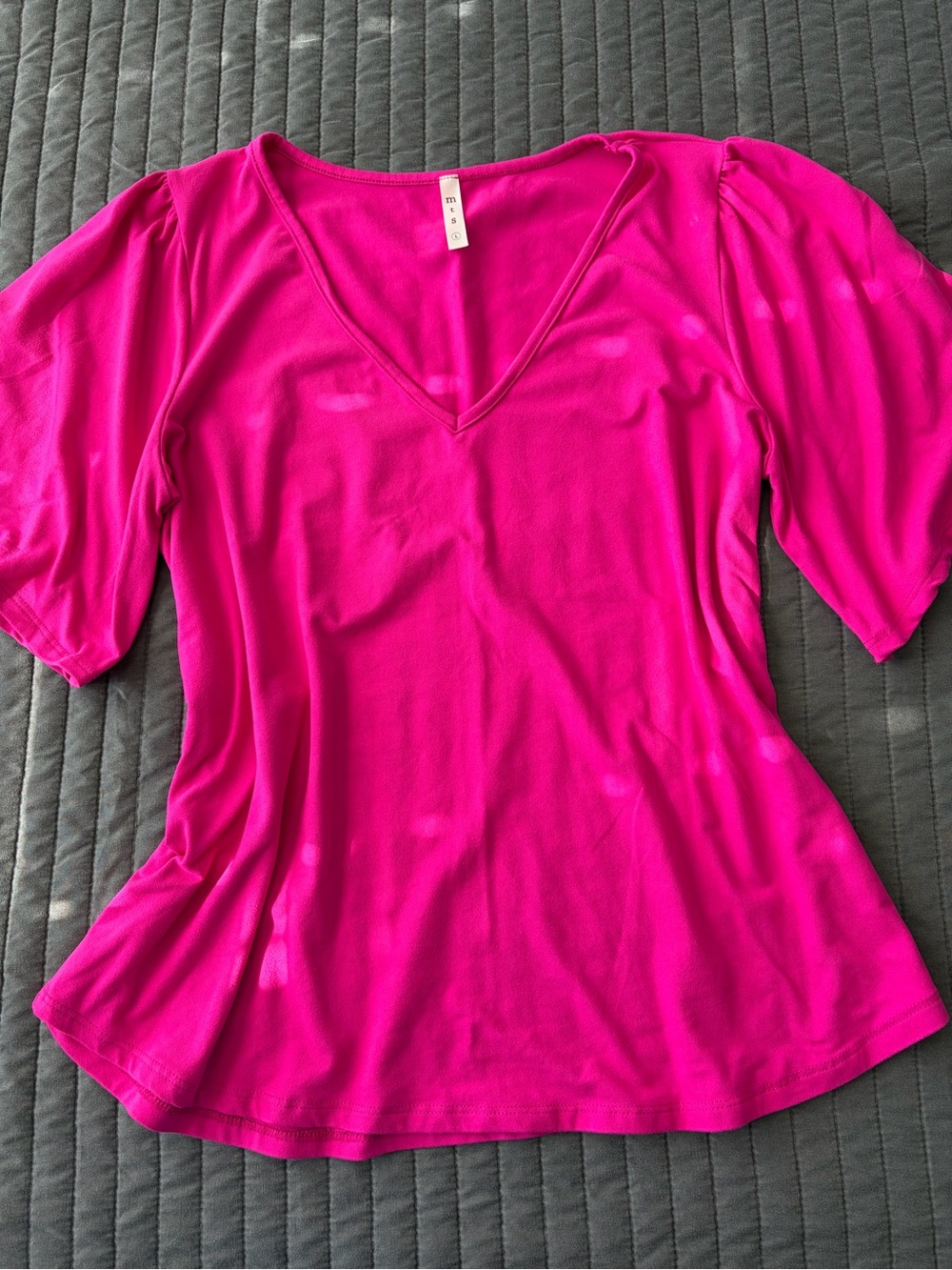 mts Hot Pink V-Neck Top Short Sleeve Drapey Puff Shoulder Sz L